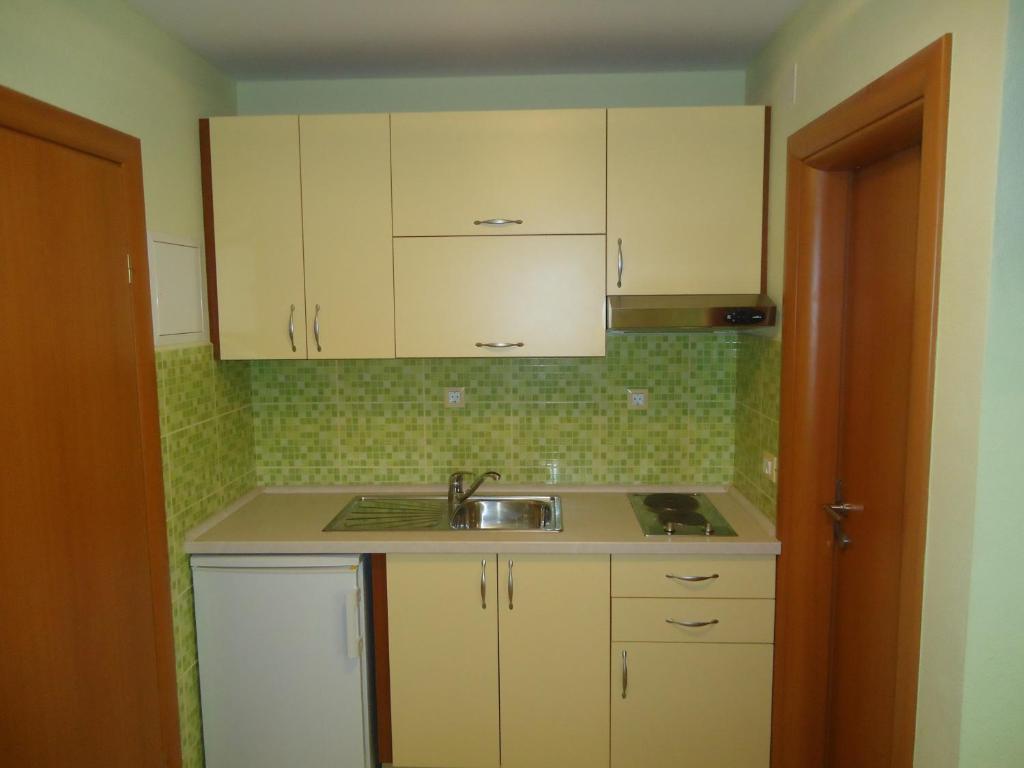 Villa Grgo Apartments Tučepi Δωμάτιο φωτογραφία